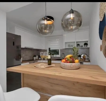 Meli Luka Komlenovic Lägenhet