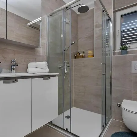 Meli Luka Komlenovic Apartman Makarska